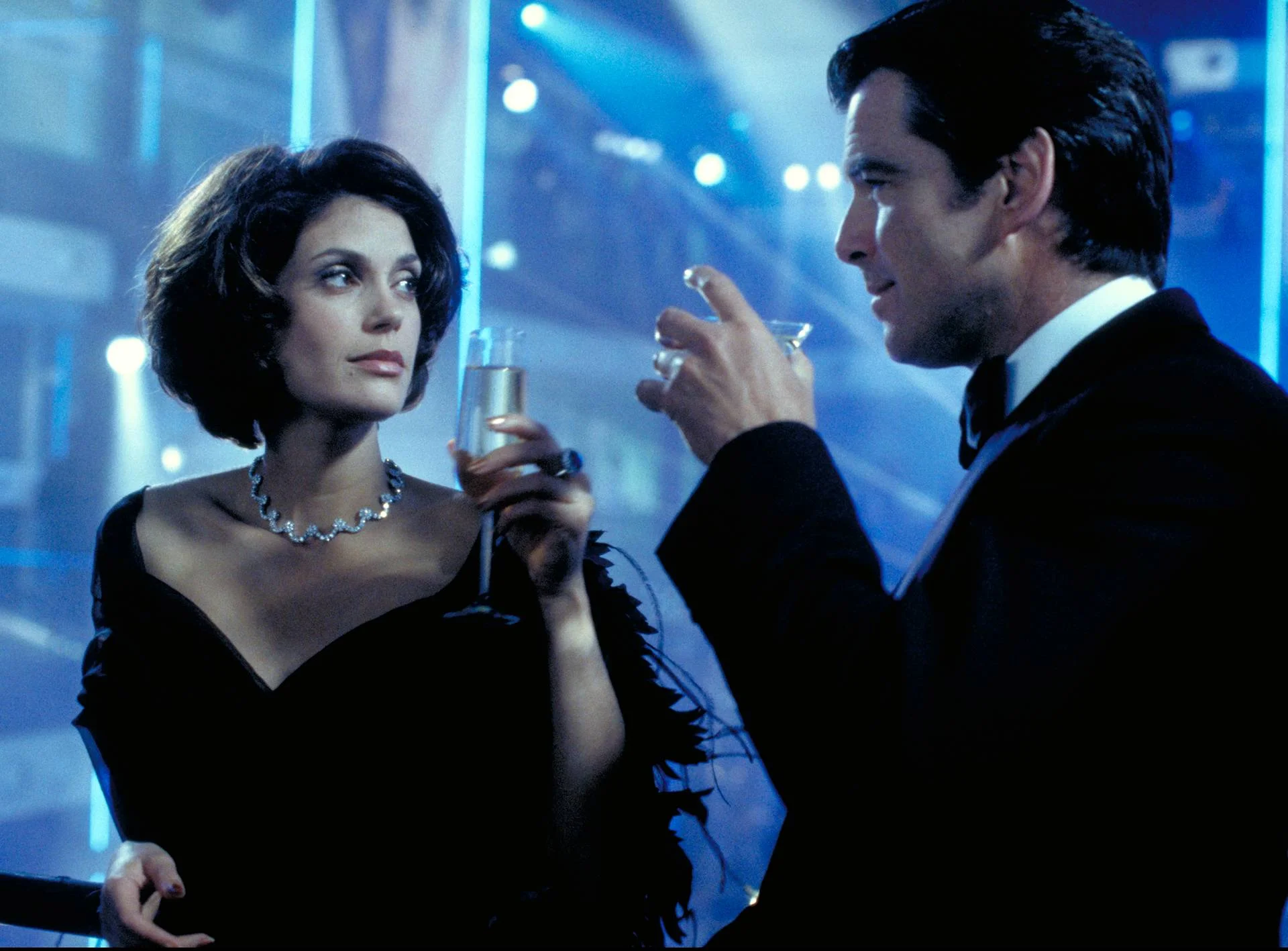 007 - O Amanhã Nunca Morre © 1997 Danjaq LLC, United Artist Corporation. Todos os Direitos Reservados.